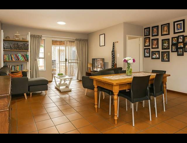 3 BEDROOM TOWNHOUSE FOR SALE IN MORELETAPARK